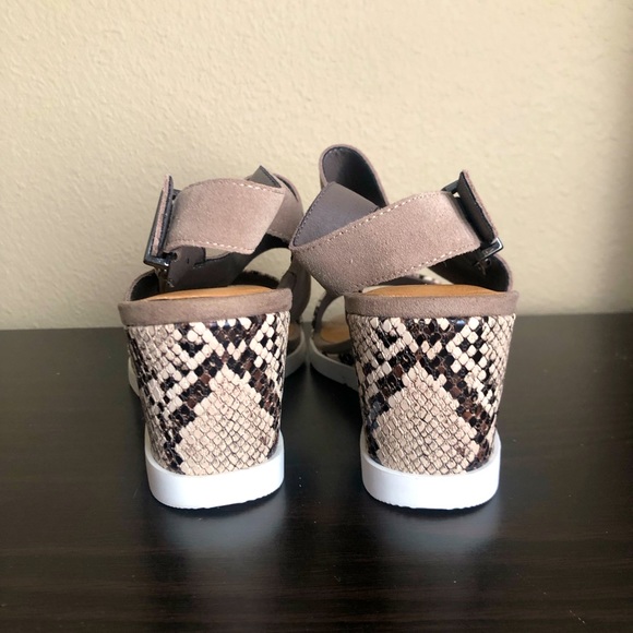 Crown Vintage Women Wedges Sandals - Picture 6 of 6